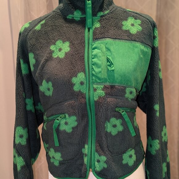 Urban Outfitters Jackets & Blazers - URBAN OUTFITTERS green flower stormi fleece jacket size small floral retro NWT